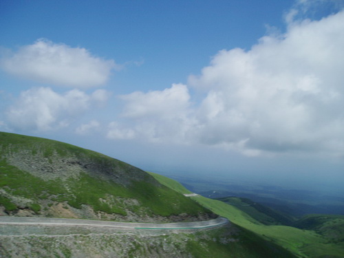 长白山主峰盘山路